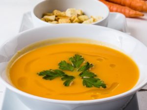 Морковный крем-суп с зеленью