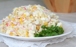 Крабовый салат рецепт классический с огурцом