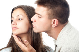 Почему парень не хочет целоваться